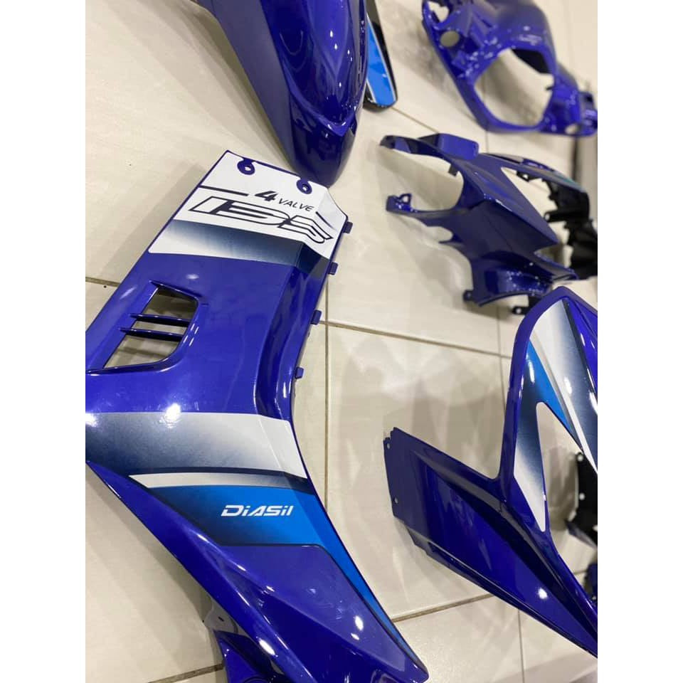 COVERSET BODYSET YAMAHA LC135 V1 BIRU CUSTOM ORIGINAL 100% HONG LEONG YAMAHA HLY STRIPE SIAP TAMPAL – FREE EMBLEM TIMBUL