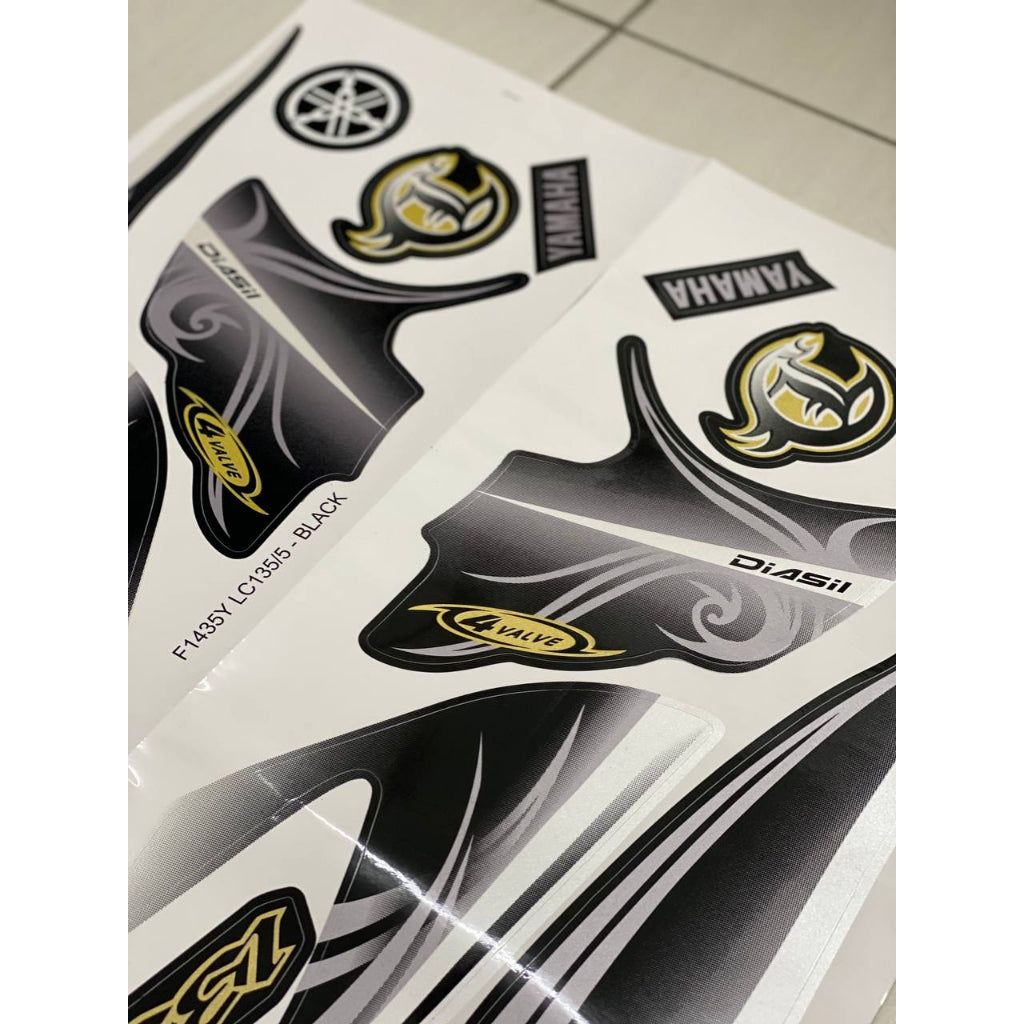 STICKER BODY SET / COVER SET LC 135 V1 MORITAKA SET BATIK HITAM YAMAHA ORIGINAL EXTREME SPIRIT NO 5
