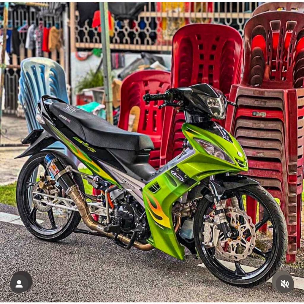 COVERSET BODYSET YAMAHA LC 135 V1 HIJAU API ORIGINAL 100% HONG LEONG YAMAHA HLY STRIPE SIAP TAMPAL (FREE EMBLEM TIMBUL )