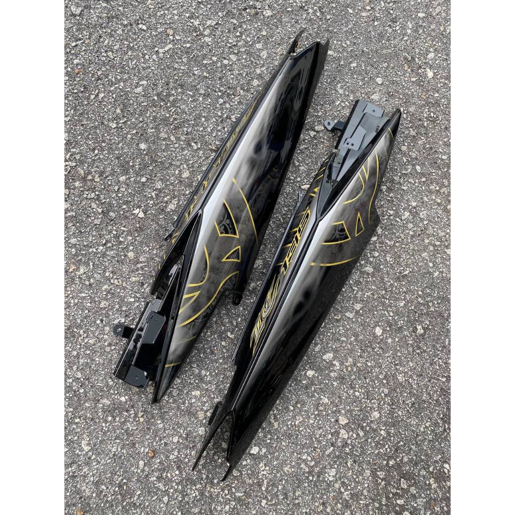 YAMAHA LC LC135 V4 V5 V6 V7 HITAM KILAT FULL BATIK GOLD - COVERSET BODYSET SIAP TAMPAL VELOZI WITH COVER METER