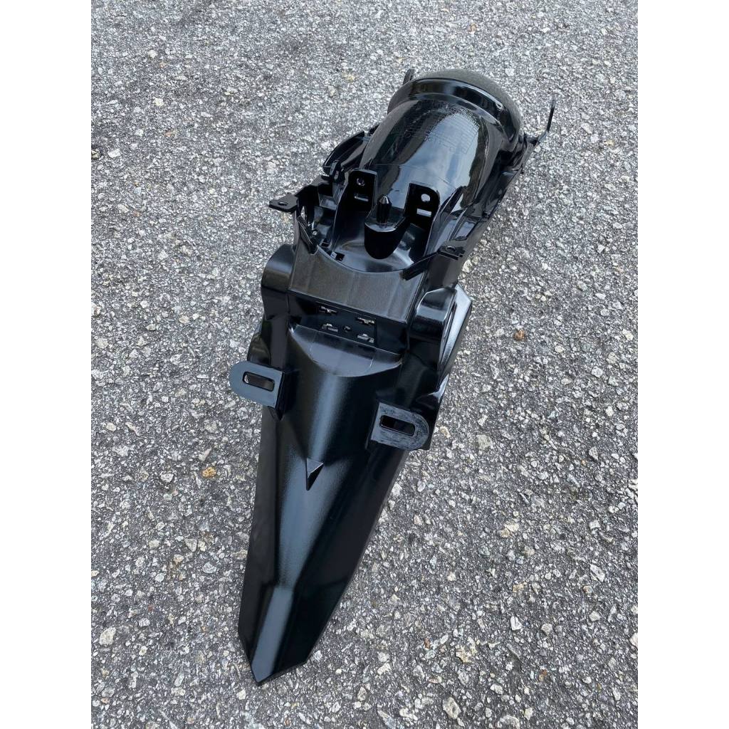 INNER LC 135 V4 V5 V6 V7 OEM DOCTOR HITAM KILAT BRIGHT BLACK FULL ITEM 13 ITEM YAMAHA ORIGINAL EQUIPMENT MANUFACTURED