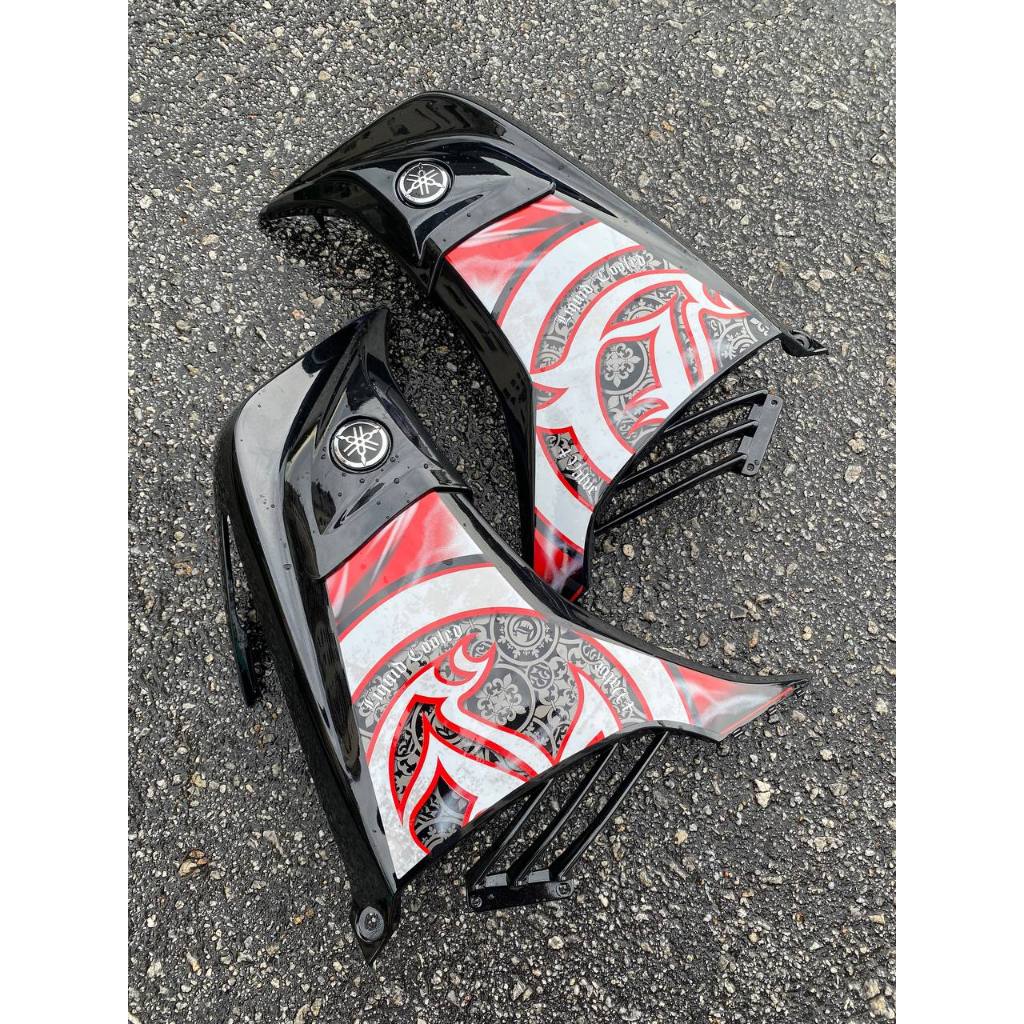 COVERSET VERSION VELOZI LC 135 LC135 V2 HITAM BATIK SMOKE MERAH RED STRIPE TAMPAL KILANG FREE EMBLEM