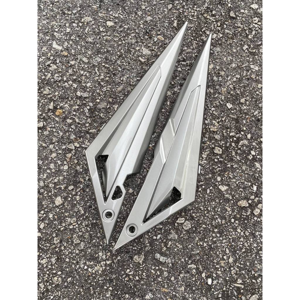 COVERSET BODYSET YAMAHA LC 135 V1 BIRU EXTREME SPIRIT ORIGINAL HONG LEONG YAMAHA HLY STRIPE SIAP TAMPAL (FREE EMBLEM )