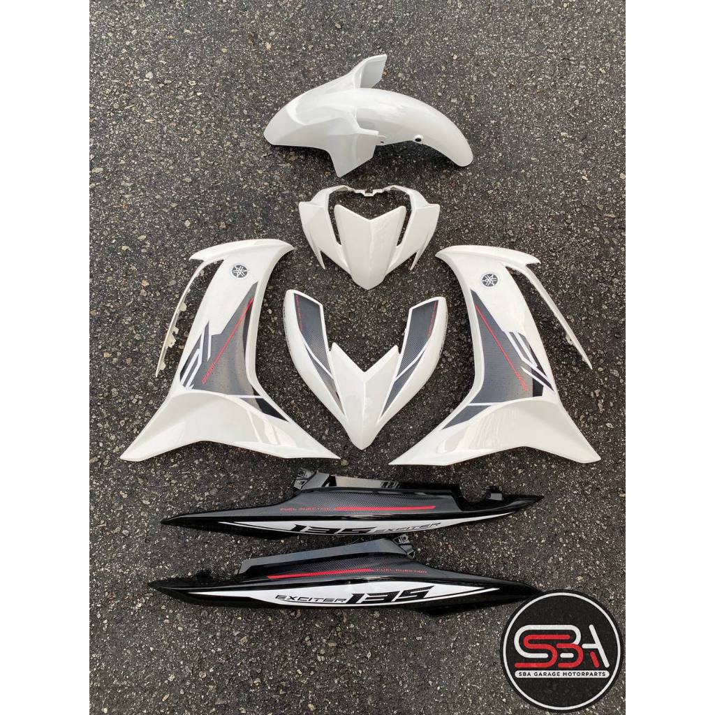 COVERSET BODYSET LC135 LC V8 RC WHITE BLACK FUEL INJECTION FI YAMAHA SIAP TANAM VELOZI ( L8-RC-3 )