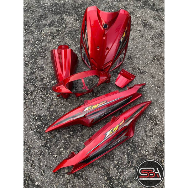 ORIGINAL NAKASONE EGO FIRST MODEL 115 BODYSET COVERSET, PRE-APPLIED VRC / DRMK RED YAMAHA DECALS, FREE CHEST EMBLEM