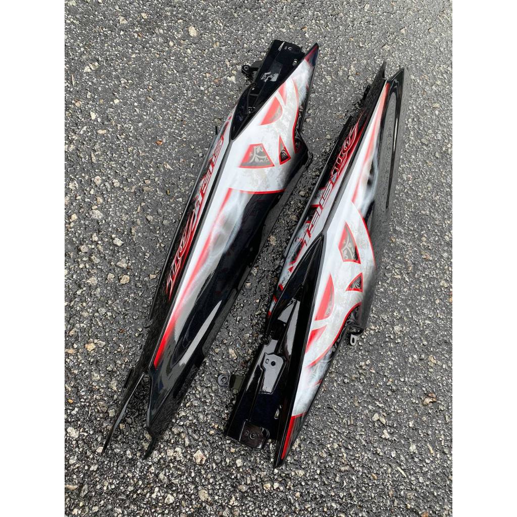 COVERSET VERSION VELOZI LC 135 LC135 V2 HITAM BATIK SMOKE MERAH RED STRIPE TAMPAL KILANG FREE EMBLEM