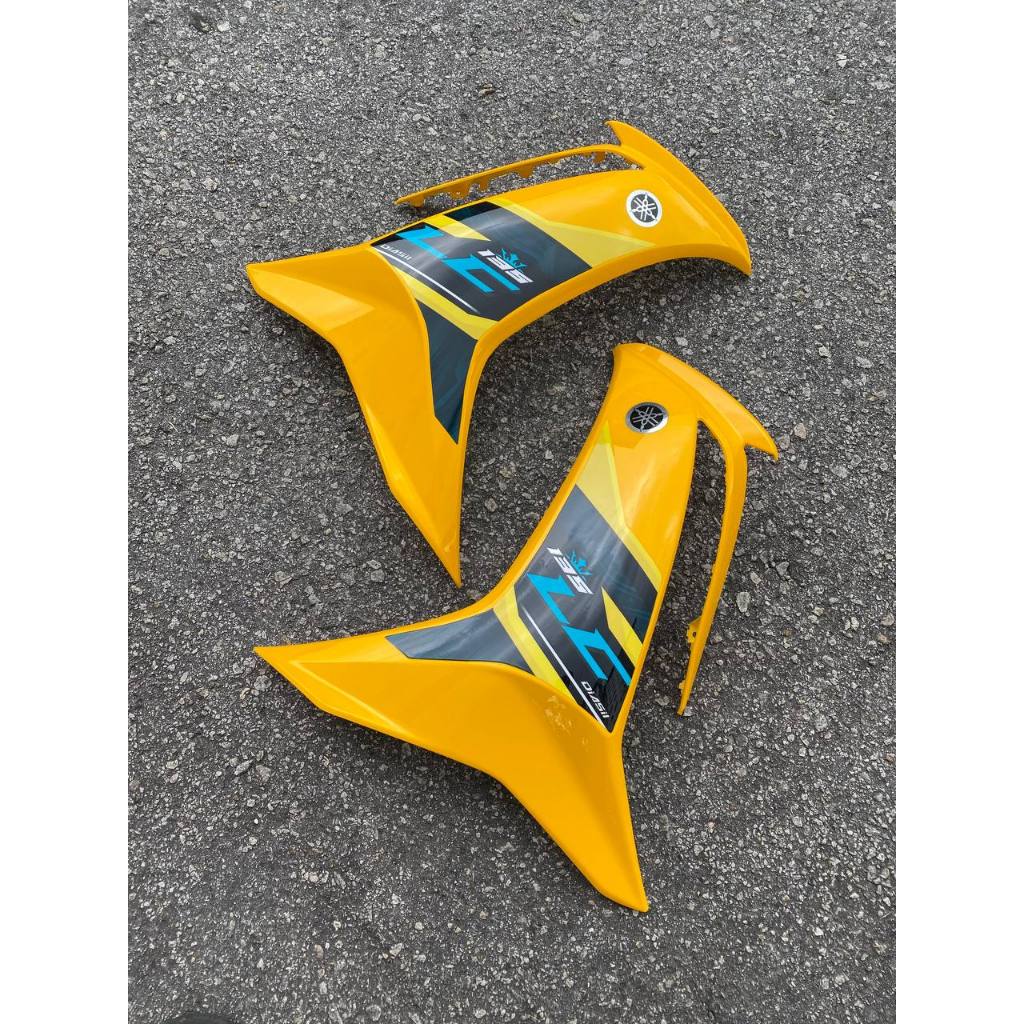 MOTORCYCLE COVERSET BODYSET LC135 LC V8 SUNNY YELLOW BLACK L8-ST-3 FUEL INJECTION FI YAMAHA SIAP TANAM VELOZI