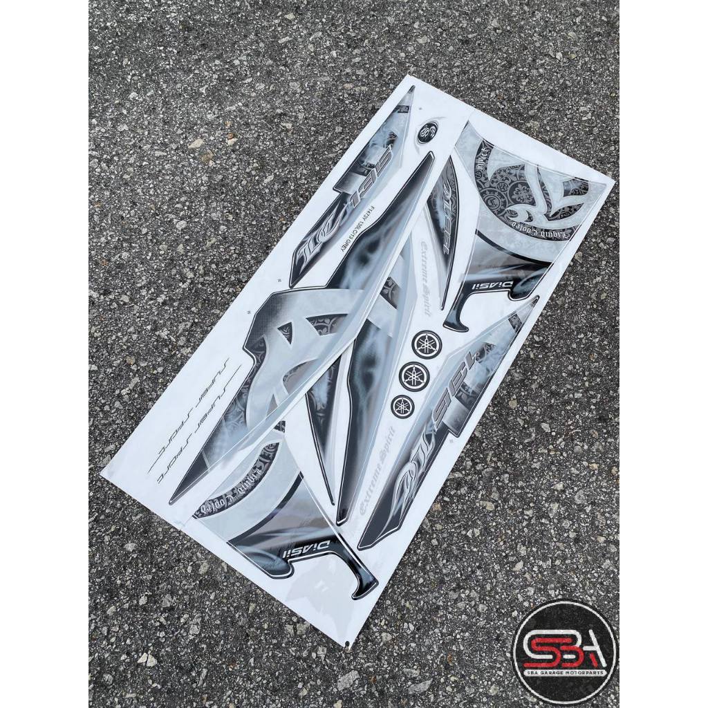 STICKER STRIPE BODY SET / COVERSET LC LC135 V2 V3 V4 V5 V6 V7 BATIK SMOKE HITAM BLACK / GREY MORITAKA YAMAHA