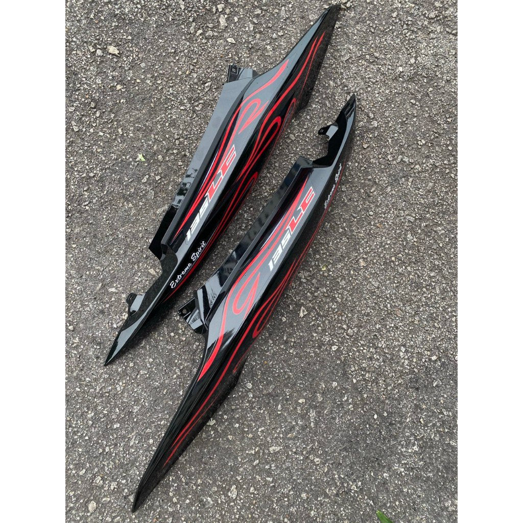 MOTORCYCLE COVERSET BODYSET LC135 LC V8 FIRE RED MATELIC BLACK L8-F2 FUEL INJECTION FI YAMAHA SIAP TANAM VELOZI