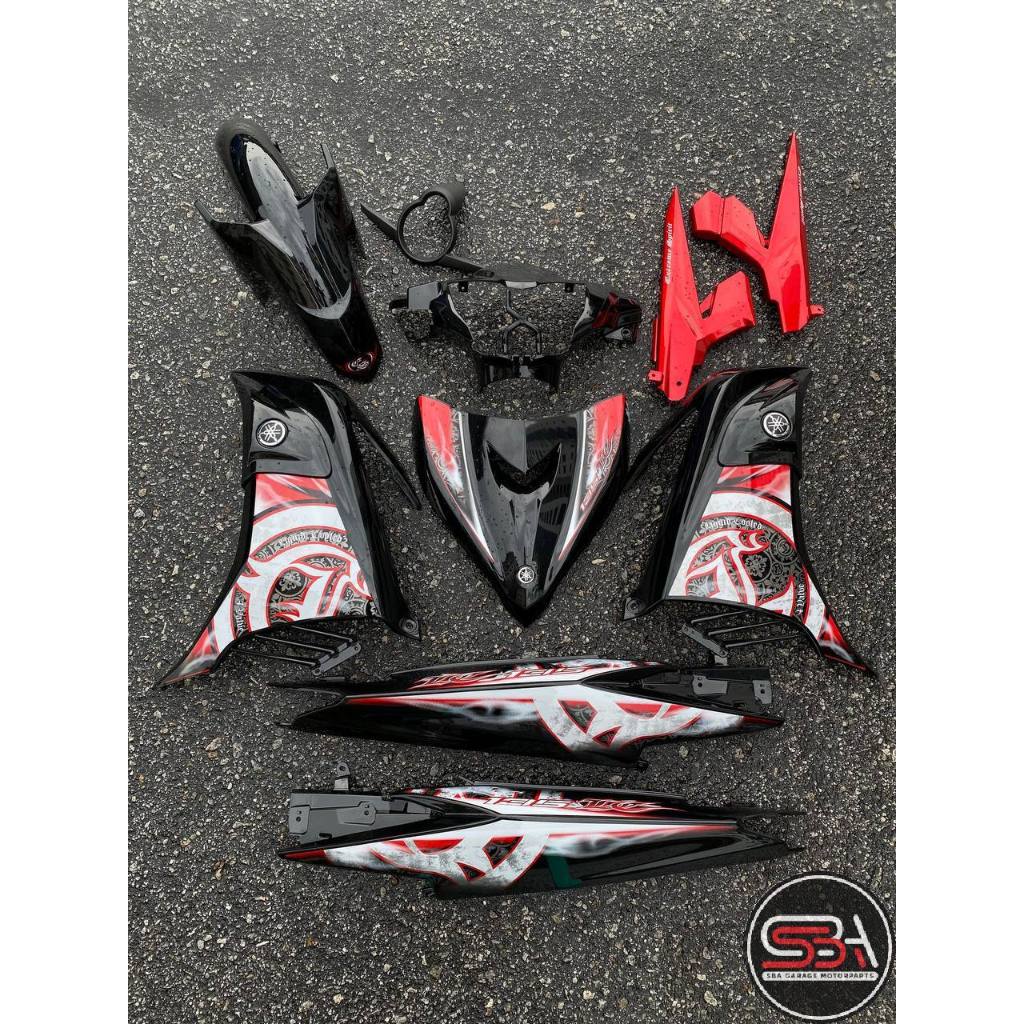 COVERSET VERSION VELOZI LC 135 LC135 V2 HITAM BATIK SMOKE MERAH RED STRIPE TAMPAL KILANG FREE EMBLEM