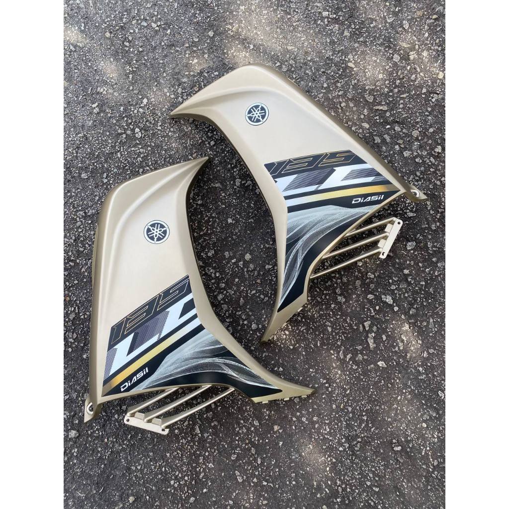 COVERSET BODYSET YAMAHA LC LC135 V3 NESCAFE STRIPE SIAP TAMPAL OEM FREE EMBLEM TIMBUL