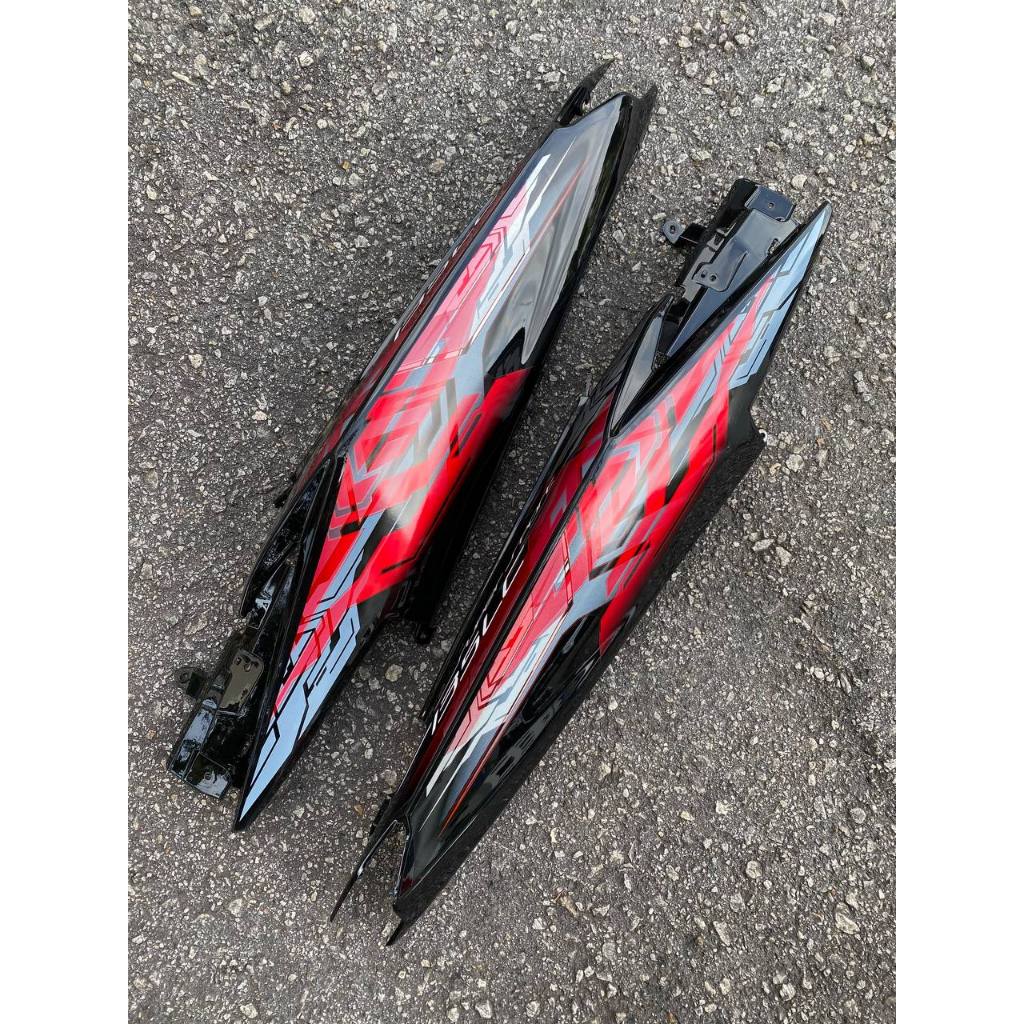 COVERSET BODYSET YAMAHA LC LC135 V2 V6 V7 DR WHITE STRIPE TANAM CODE 005 DOCTOR EDITION OEM MERAH ROBOT