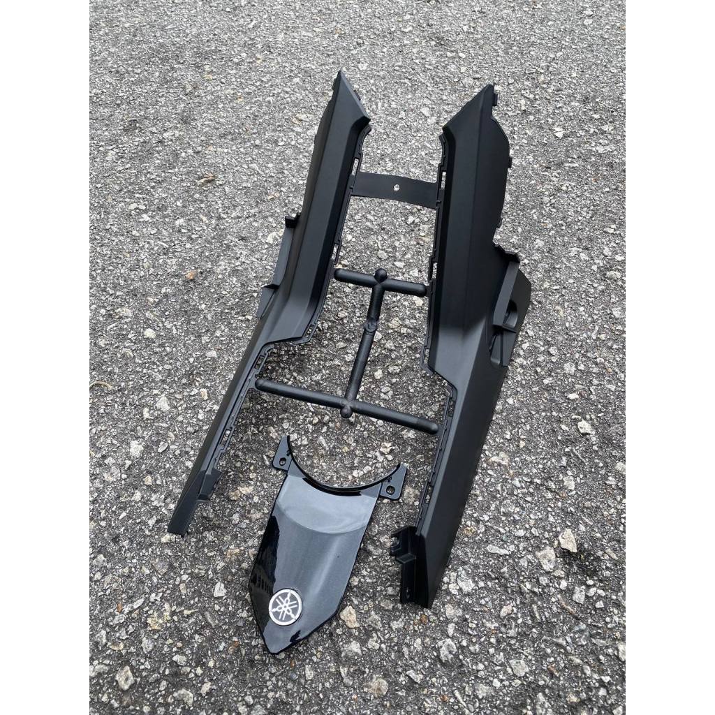 COVERSET BODYSET MOTORSIKAL YAMAHA Y15 Y15ZR V1 V2 VIETNAM FLAG BLACK HITAM SD16 PATTERN LINE DOCTOR 035 SIAP TANAM