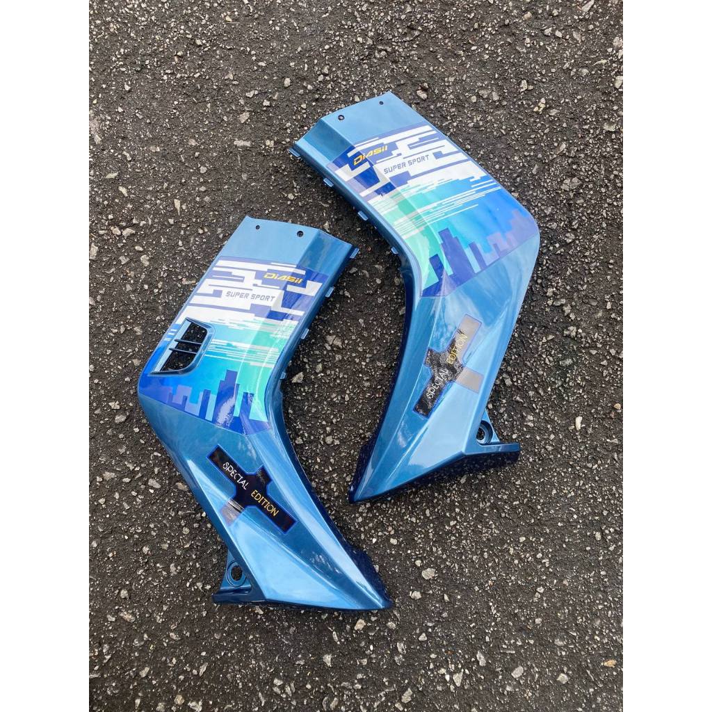 COVERSET YAMAHA LC V1 V2 V3 V4 V5 OEM EXCITER DUSK & DAWN OF THE CITY SILVER BLUE – STRIPE TANAM – FREE  EMBLEM TIMBUL