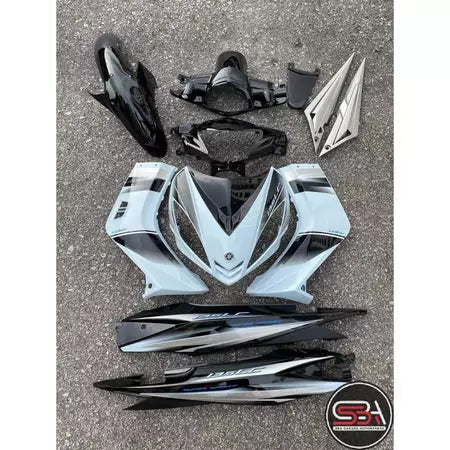 STICKER STRIPE BODY SET / COVERSET LC 135 V1 PUTIH HITAM - SILVER OLD MODEL ORIGINAL YAMAHA