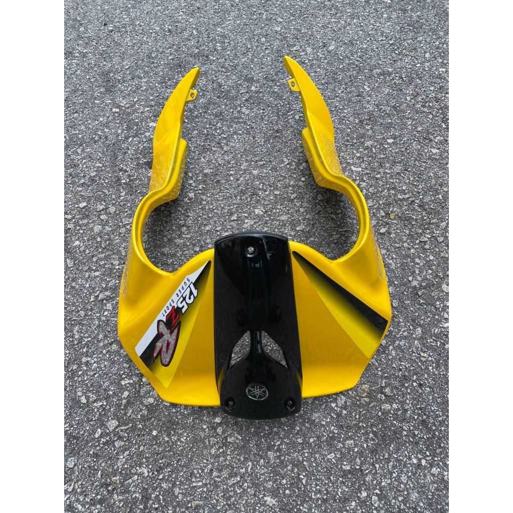 COVERSET ORIGINAL HLY – YAMAHA 125ZR KUNING BATA STRIPE SIAP TAMPAL – PERCUMA EMBLEM TIMBUL – HONG LEONG YAMAHA
