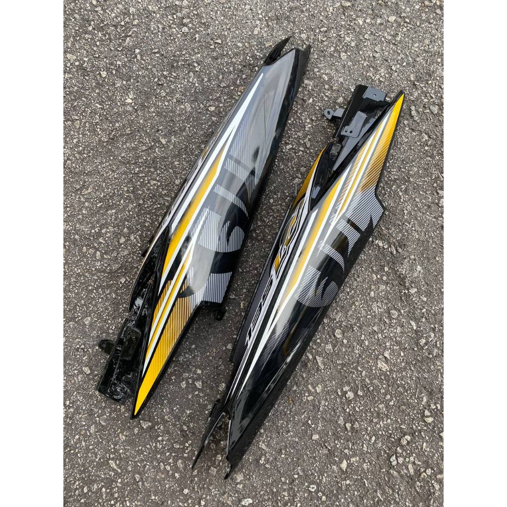 COVERSET BODYSET YAMAHA LC LC135 V6 V7 YELLOW BLACK KUNING HITAM STRIPE TANAM CODE 004 DOCTOR EDITION OEM