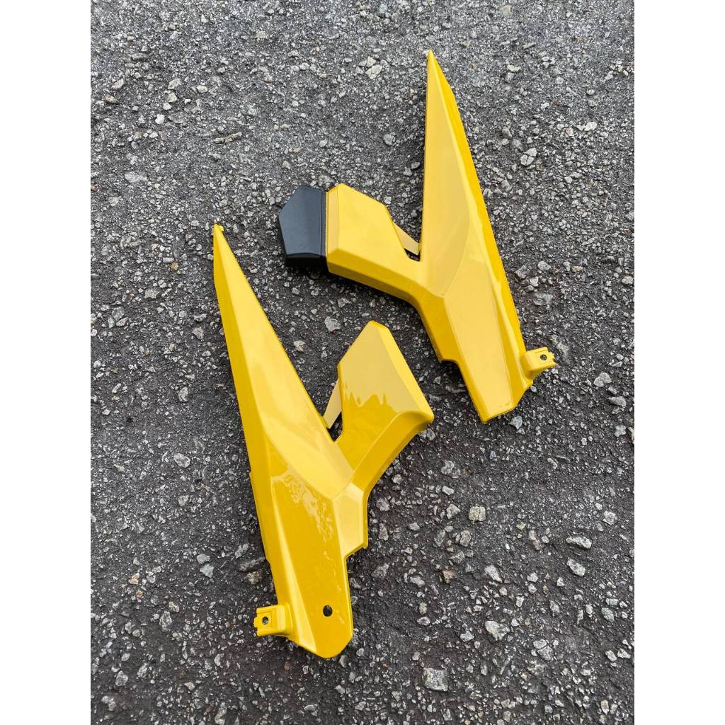 COVERSET BODYSET YAMAHA LC LC135 V6 V7 YELLOW BLACK KUNING HITAM STRIPE TANAM CODE 004 DOCTOR EDITION OEM