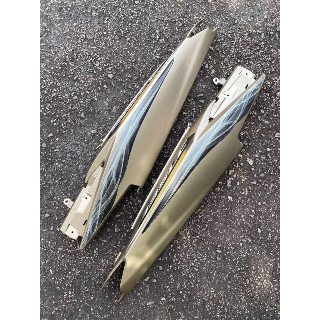 COVERSET BODYSET YAMAHA LC LC135 V3 NESCAFE STRIPE SIAP TAMPAL OEM FREE EMBLEM TIMBUL