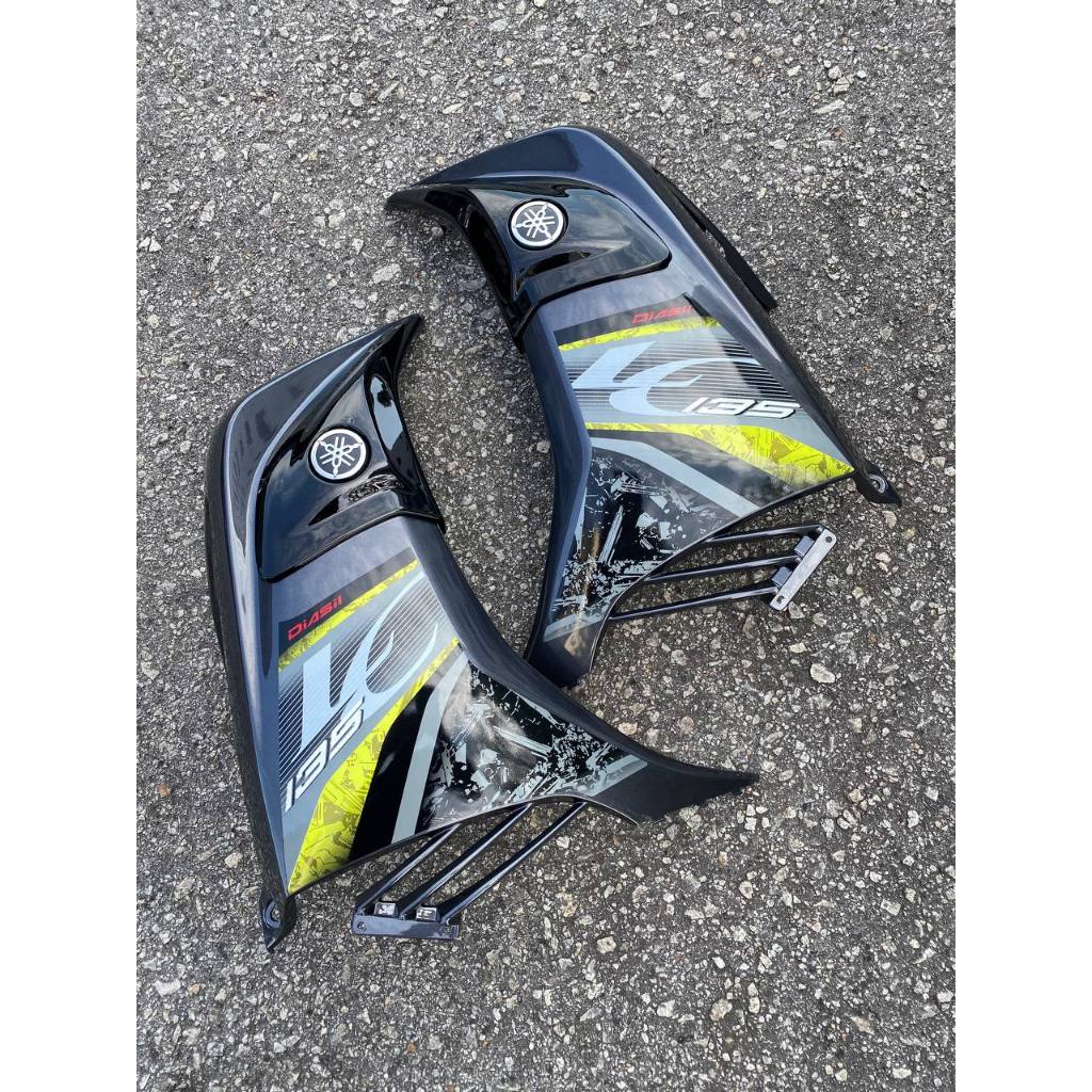 COVERSET YAMAHA SIAP TANAM LC135 LC V6 V7 GREY COMET STANDARD DBNM8 HLY DOCTOR M MATE SIAP STICKER TERMASUK EMBLEM