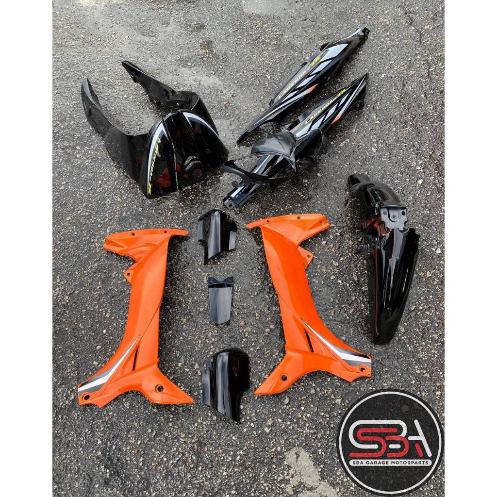 COVERSET YAMAHA LAGENDA SRL 110ZR VOM BLACK ORANGE MADE IN MALAYSIA SIAP TAMPAL STICKER M SEKI VERSION
