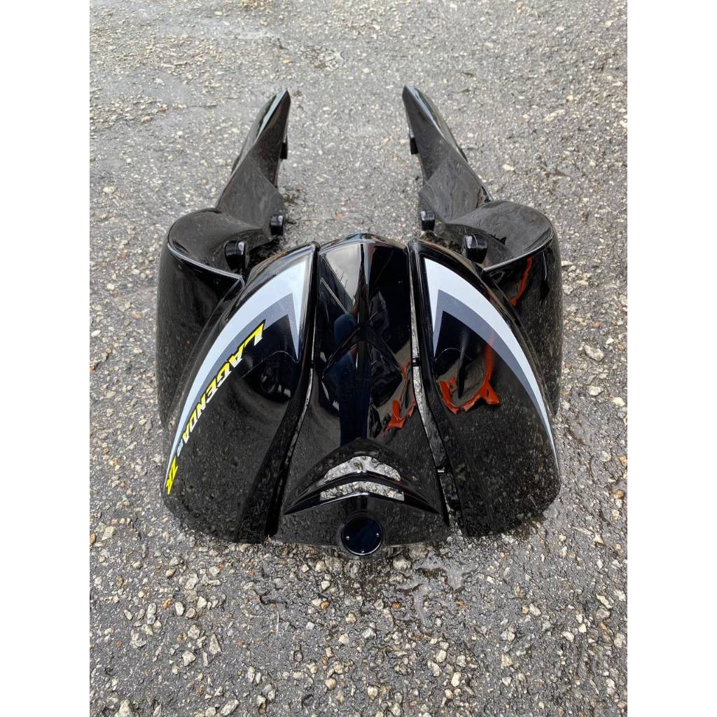 COVERSET YAMAHA LAGENDA SRL 110ZR VOM BLACK ORANGE MADE IN MALAYSIA SIAP TAMPAL STICKER M SEKI VERSION