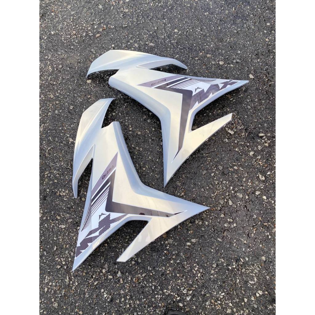 COVERSET BODYSET YAMAHA Y15 Y15ZR V1 V2 WHITE BLACK MX 03 DOCTOR SIAP TANAM