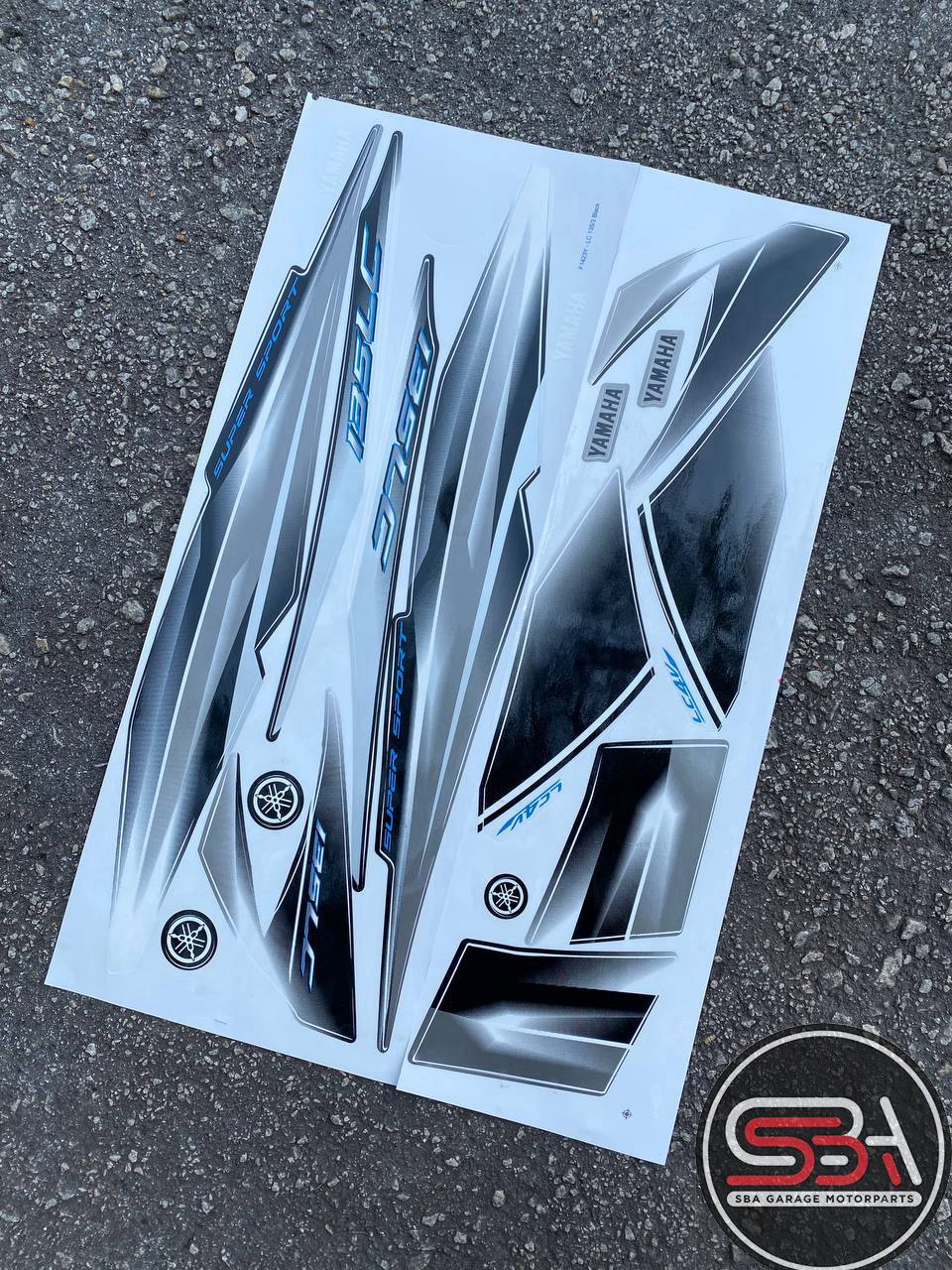 STICKER STRIPE BODY SET / COVERSET LC 135 V1 PUTIH HITAM - SILVER OLD MODEL ORIGINAL YAMAHA