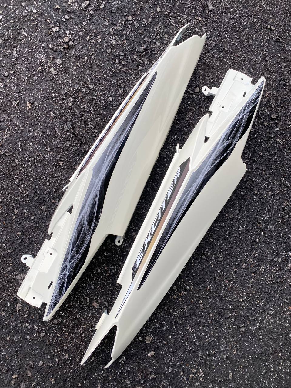 LC LC135 OEM V1 V2 V3 V4 V5 V6 CREAMY COVERSET OEM / VELOZI STRIPE TANAM CLEAR 2K FREE EMBLEM TIMBUL ORIGINAL