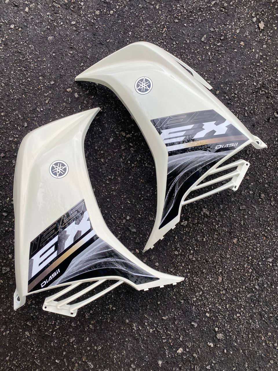 LC LC135 OEM V1 V2 V3 V4 V5 V6 CREAMY COVERSET OEM / VELOZI STRIPE TANAM CLEAR 2K FREE EMBLEM TIMBUL ORIGINAL
