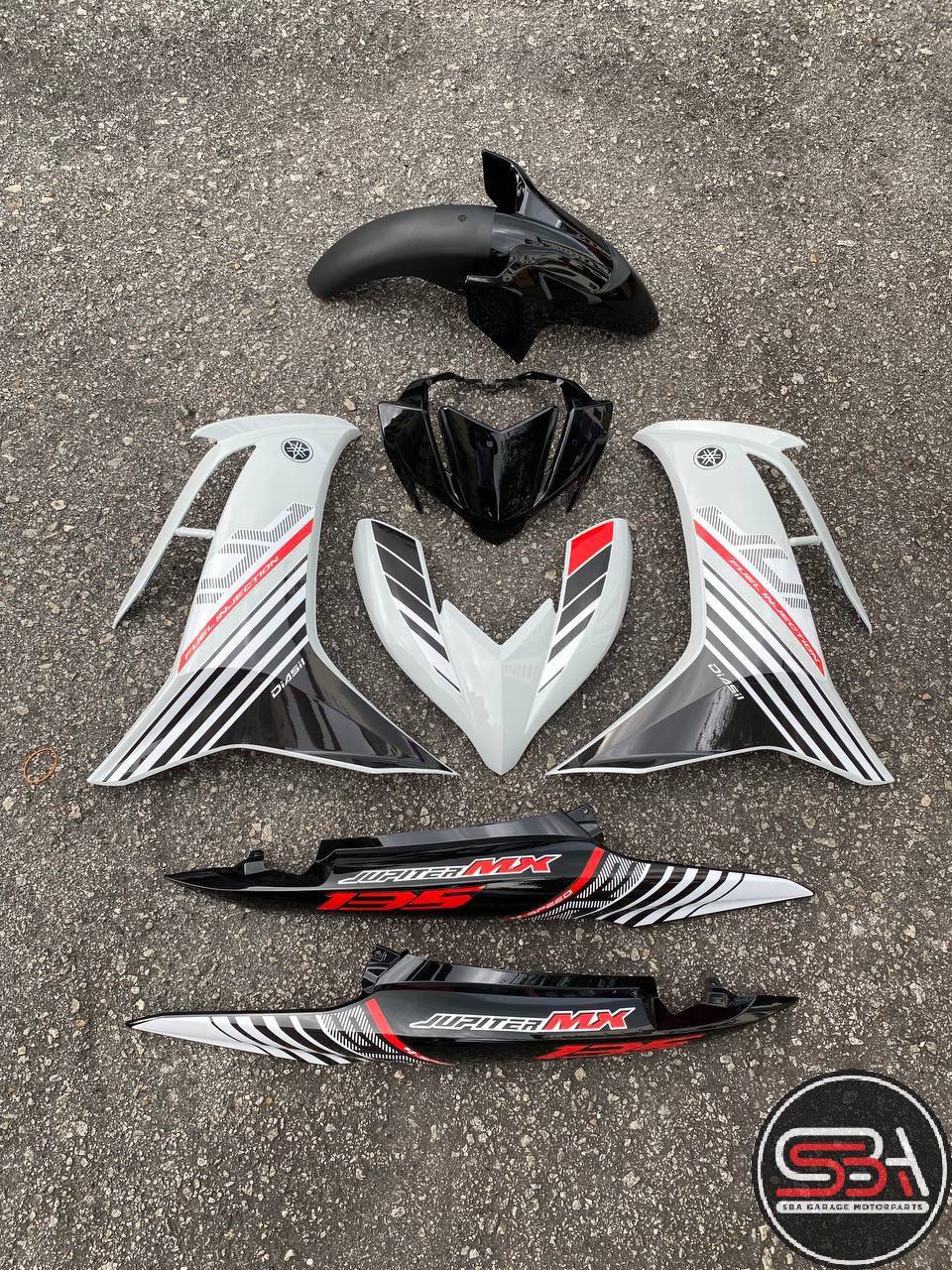 COVERSET BODYSET LC135 LC V8 P WHITE PUTIH FUEL INJECTION FI YAMAHA SIAP TANAM DOCTOR 043 OEM EDITION