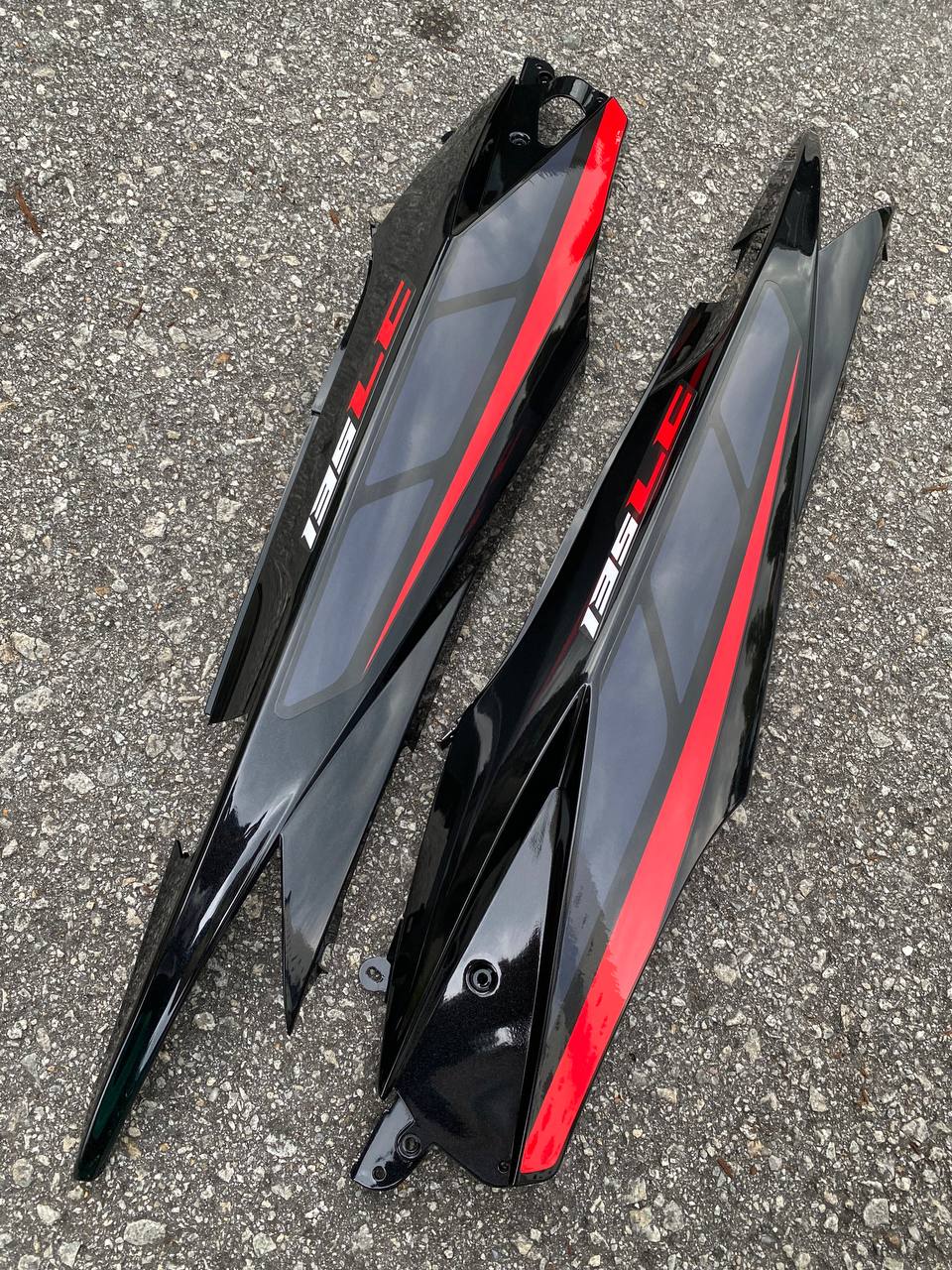 COVERSET BODYSET YAMAHA LC LC135 V1 DR HITAM BLACK RXZ DESIGN STRIPE TANAM CODE 016 DOCTOR EDITION OEM