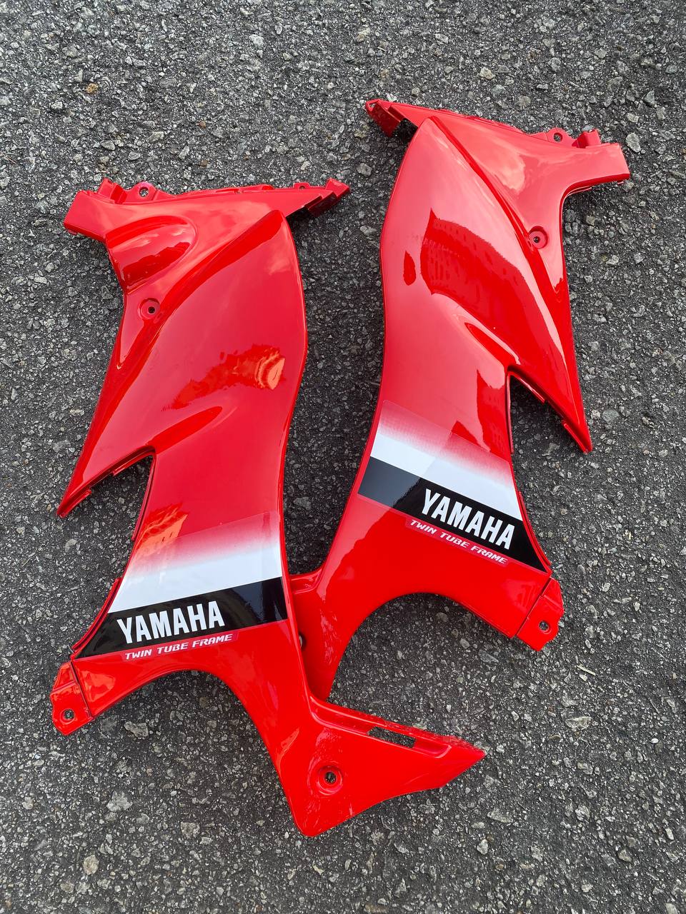 COVERSET ORIGINAL HLY YAMAHA 125Z 125ZR MERAH CILI SABIT STRIPE SIAP TAMPAL – PERCUMA EMBLEM TIMBUL  HONG LEONG YAMAHA