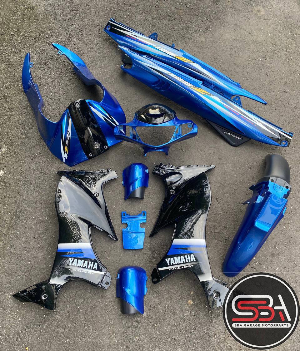 COVERSET ORIGINAL HLY YAMAHA 125z 125zr HITAM BIRU MERAH SKALA DESIGN STRIPE SIAP TAMPAL PERCUMA EMBLEM HONG LEONG HLY