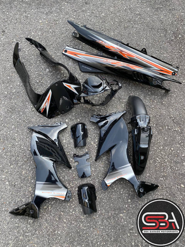 COVERSET ORIGINAL HLY YAMAHA 125 125z 125zr HITAM OREN STRIPE/STICKER SIAP TAMPAL PERCUMA EMBLEM HONG LEONG VELOZI MMATE
