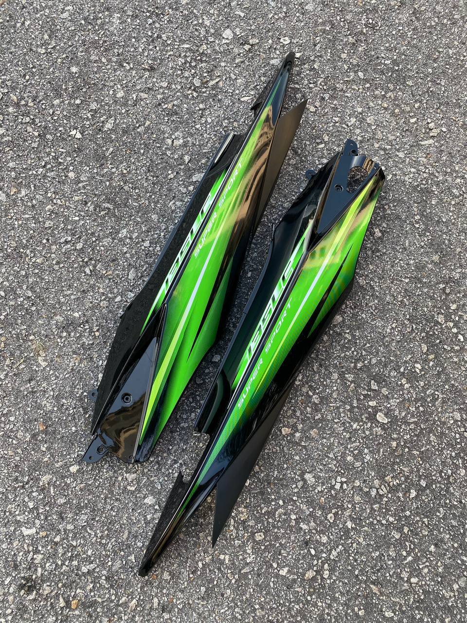 COVERSET BODYSET YAMAHA LC LC135 V1 HITAM HIJAU ORIGINAL HONG LEONG YAMAHA HLY STRIPE SIAP TAMPAL – FREE EMBLEM TIMBUL
