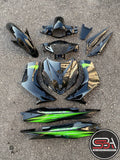 COVERSET BODYSET YAMAHA LC LC135 V1 HITAM HIJAU ORIGINAL HONG LEONG YAMAHA HLY STRIPE SIAP TAMPAL – FREE EMBLEM TIMBUL