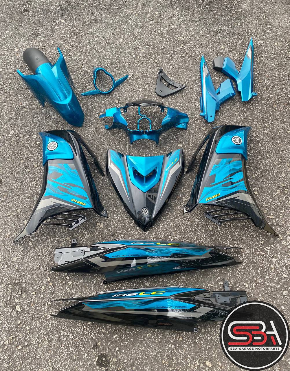 COVERSET YAMAHA SIAP TANAM LC135 LC V6 V7 METALIC CYAN GLOSSY KILAT DOCTOR EDITION TERMASUK EMBLEM,COVER ENGINE,HEAD CAP