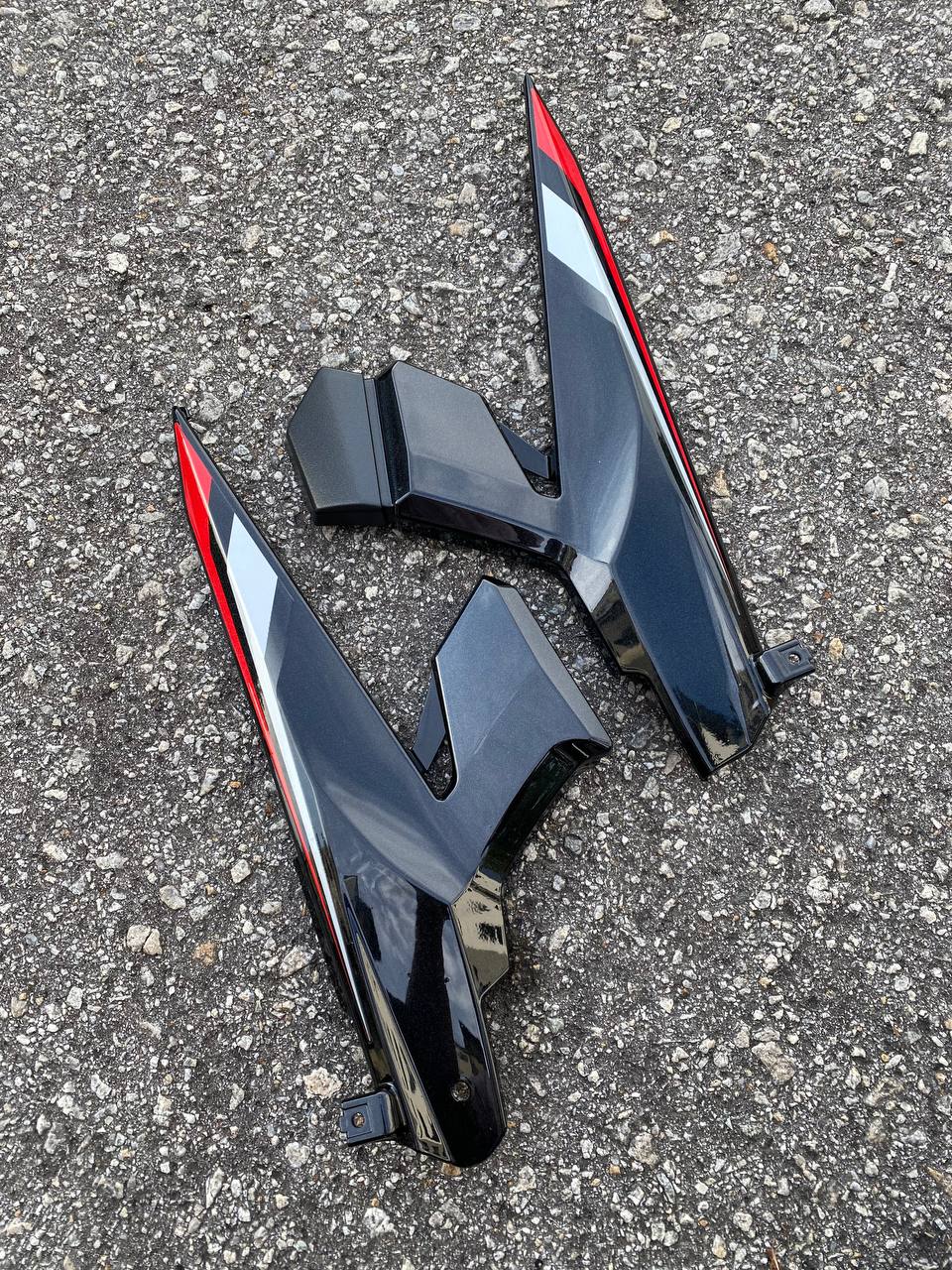 COVERSET YAMAHA SIAP TANAM LC135 LC V6 V7 RM7 MERAH RED DOCTOR EDITION GLOSSY KILAT TERMASUK EMBLEM,COVER ENGINE,CAP
