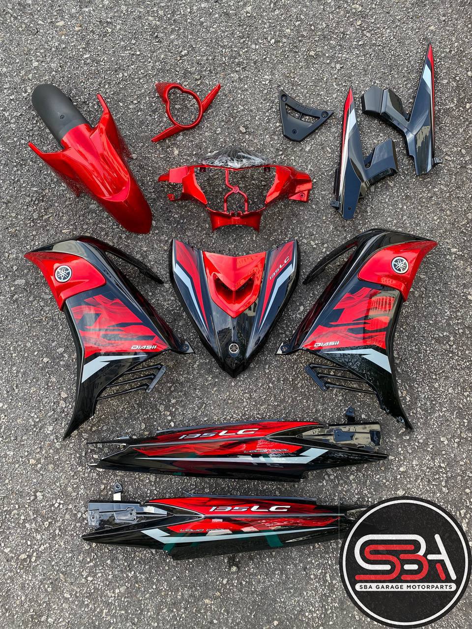 COVERSET YAMAHA SIAP TANAM LC135 LC V6 V7 RM7 MERAH RED DOCTOR EDITION GLOSSY KILAT TERMASUK EMBLEM,COVER ENGINE,CAP