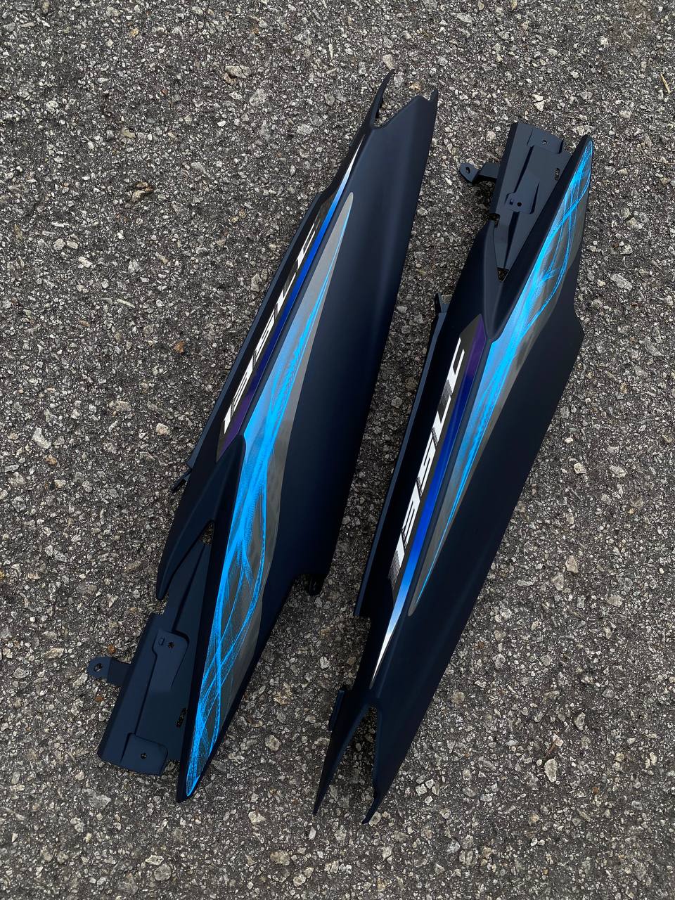 COVERSET BODYSET HLY LC135 V6 SPECIAL EDITION BIRU / MERAH SE COLOUR - ORIGINAL HONG LEONG YAMAHA - STRIPE SIAP TAMPAL
