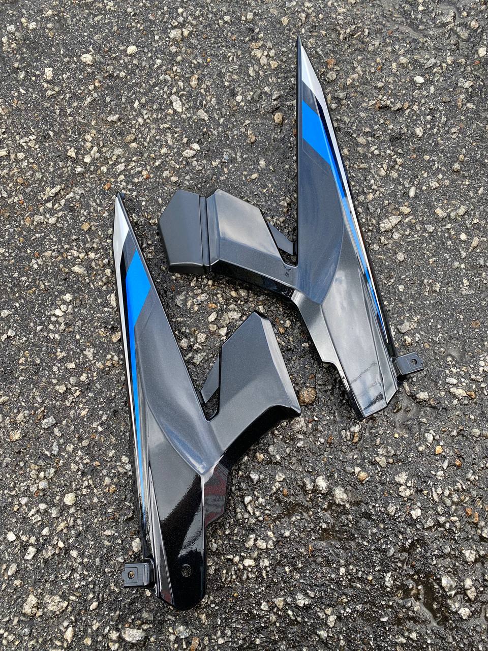 COVERSET YAMAHA SIAP TANAM LC135 LC V6 V7 BIRU SILVER GLOSSY KILAT DOCTOR EDITION TERMASUK EMBLEM,COVER ENGINE,HEAD CAP