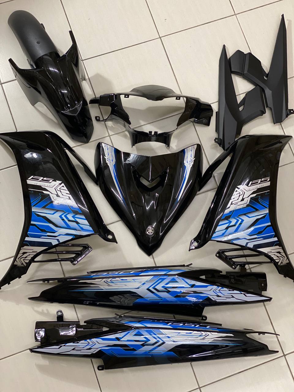 COVERSET YAMAHA LC LC135 V2 V3 V6 V7 HITAM KILAT FULL STRIPE HITAM BIRU ROBOT 9 BODYSET SIAP TAMPAL VELOZI DOCTOR 053