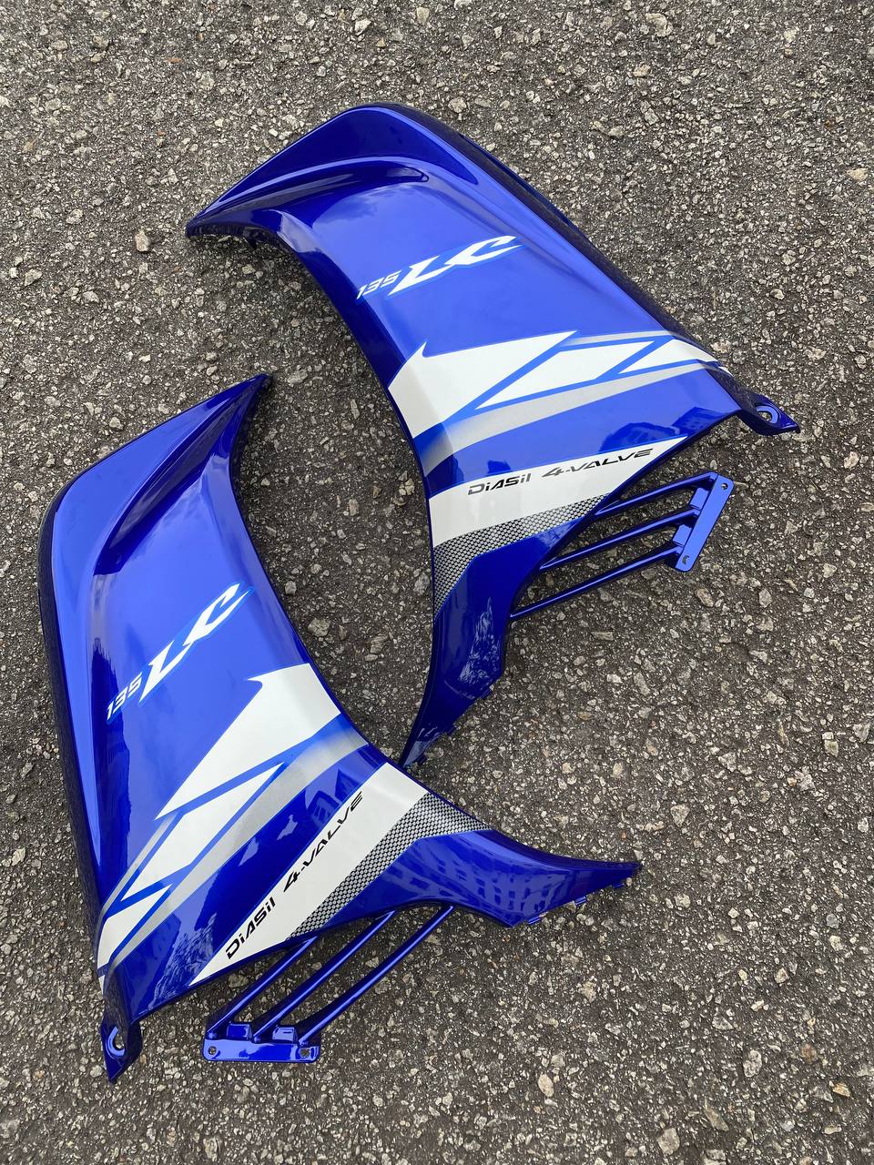 COVER SET YAMAHA ORIGINAL 50TH ANNIVERSARY LC135 V2 V3 4S 5S BIRU HITAM  FREE EMBLEM 100% HLY / VELOZI SIAP TAMPAL