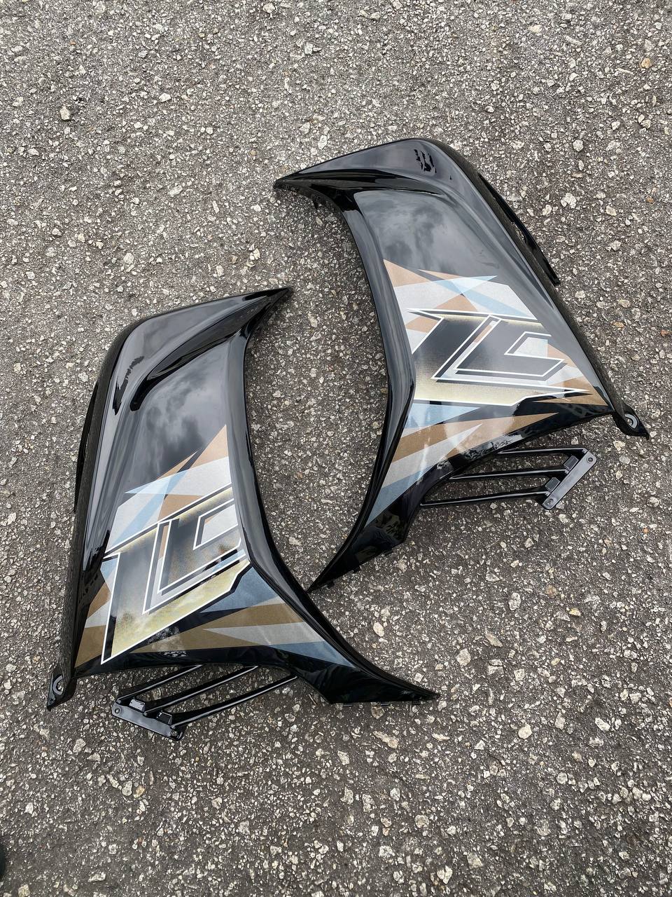 COVERSET YAMAHA ORIGINAL SIAP TAMPAL LC V4 V5 HITAM MATTE FREE EMBLEM TIMBUL ORIGINAL GENIUNE YAMAHA 100% HLY / MMATE