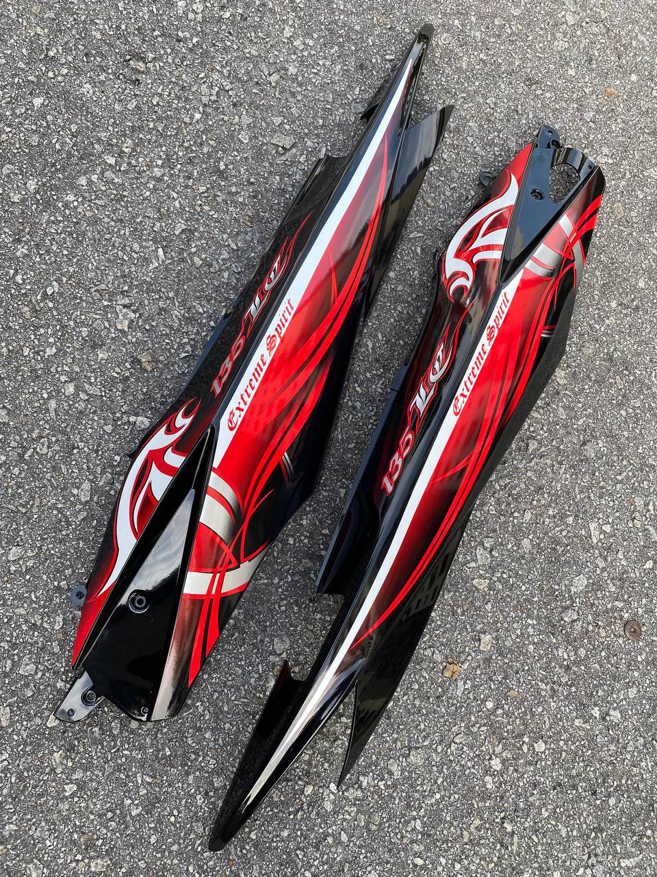 COVERSET BODYSET YAMAHA LC135 LC V1 MERAH MAROON BATIK ORIGINAL 100% HONG LEONG YAMAHA HLY / M SEKI / VELOZI