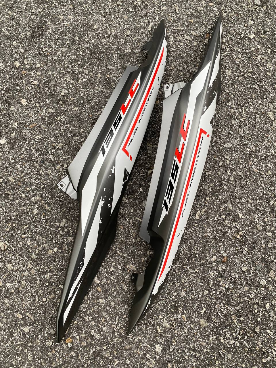 MOTORCYCLE COVERSET BODYSET LC135 LC V8 SILKY CRYSTAL WHITE GREY MATT L8-S-5 FUEL INJECTION FI YAMAHA SIAP TAMPAL VELOZI