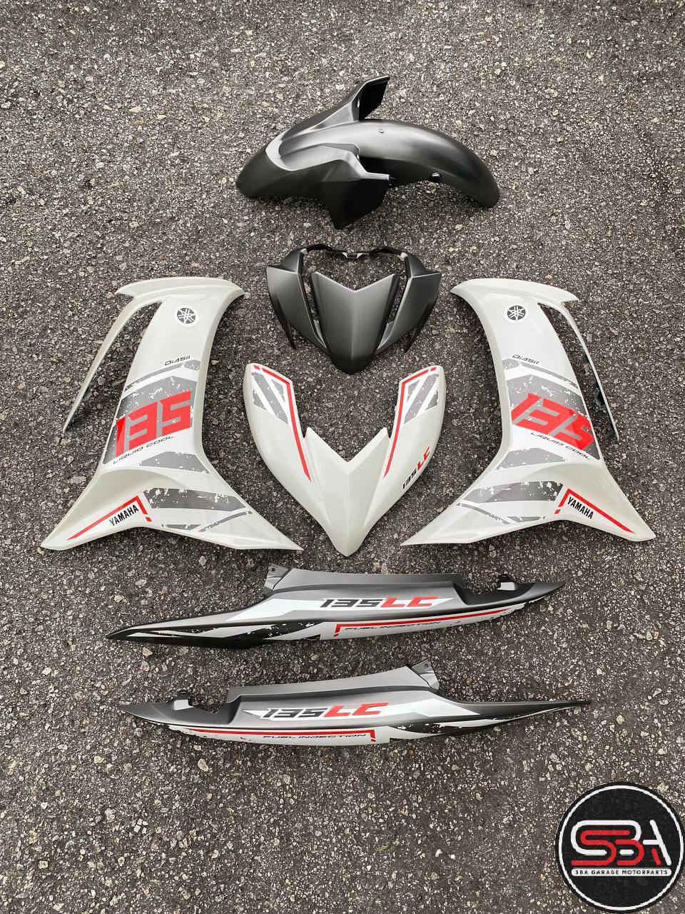 MOTORCYCLE COVERSET BODYSET LC135 LC V8 SILKY CRYSTAL WHITE GREY MATT L8-S-5 FUEL INJECTION FI YAMAHA SIAP TAMPAL VELOZI
