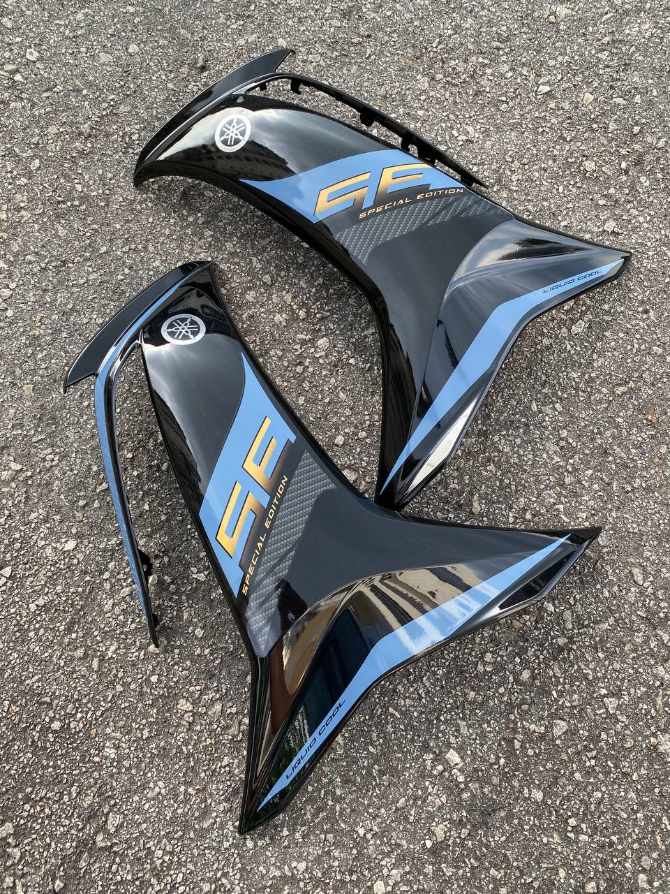 MOTORCYCLE COVERSET BODYSET LC135 LC V8 DBSB METALIC BLACK BABY BLUE FUEL INJECTION FI YAMAHA VELOZI L8-S-8 STD DOCTOR