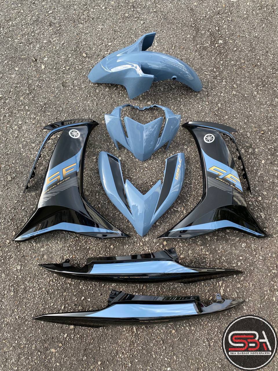 MOTORCYCLE COVERSET BODYSET LC135 LC V8 DBSB METALIC BLACK BABY BLUE FUEL INJECTION FI YAMAHA VELOZI L8-S-8 STD DOCTOR